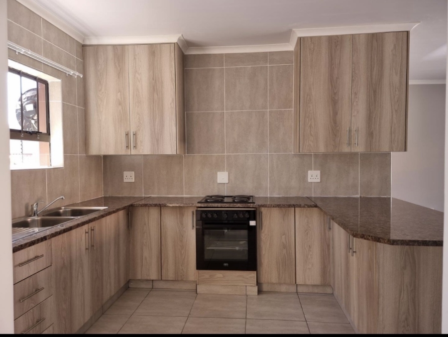 To Let 2 Bedroom Property for Rent in Flamwood North West